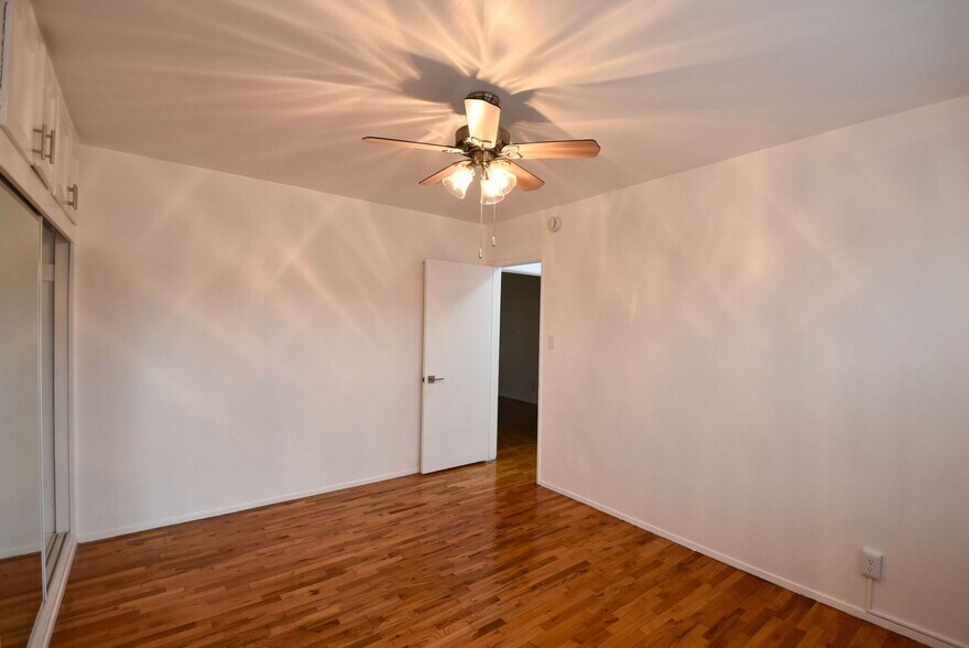 Building Photo - 5220 Radford Ave