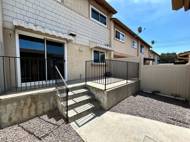 Building Photo - Completely Remodeled 3 Bedroom in La Mesa!! Water/Trash Included