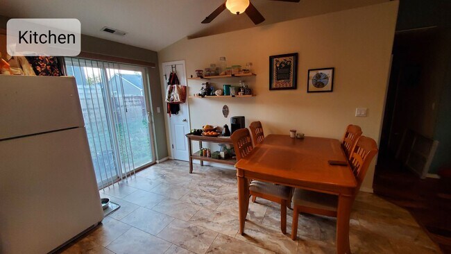 Building Photo - Charming 3 Bed, 2 Bath House with 2 Car Garage, Fenced Backyard and Central AC!