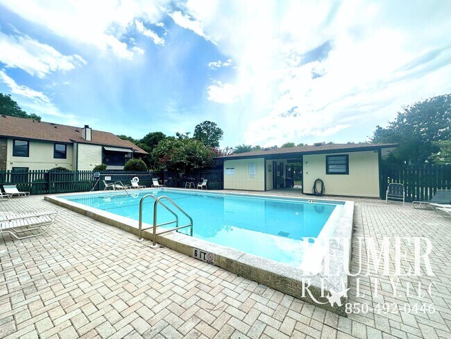 Building Photo - **$200 OFF FIRST MONTHS RENT**