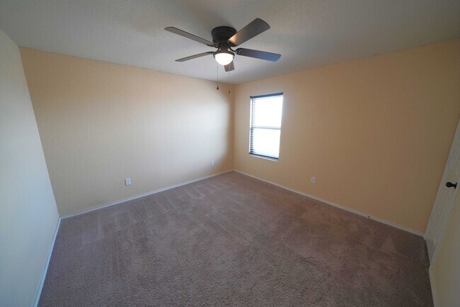 Building Photo - 3730 Acorn Pl
