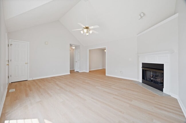 Building Photo - Freshly painted 3-bedroom 2-bath home in A...