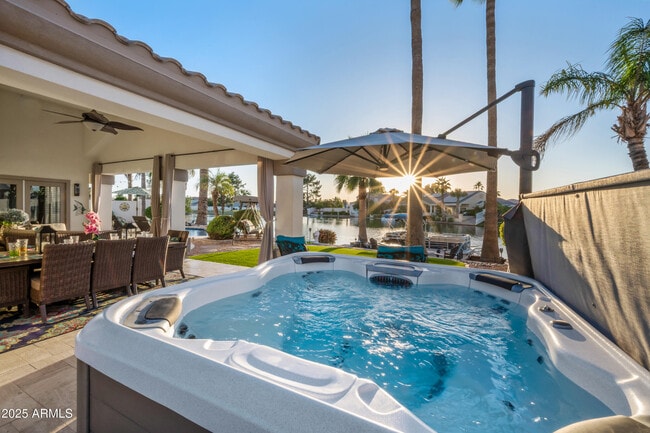 Building Photo - 1817 E Willow Tree Ct