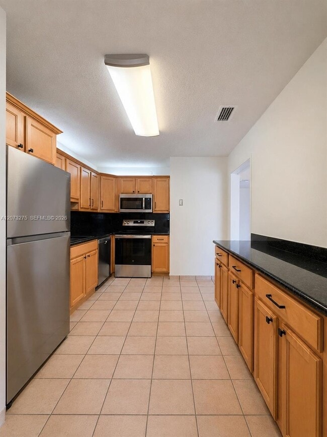 Building Photo - 940 Benevento Ave