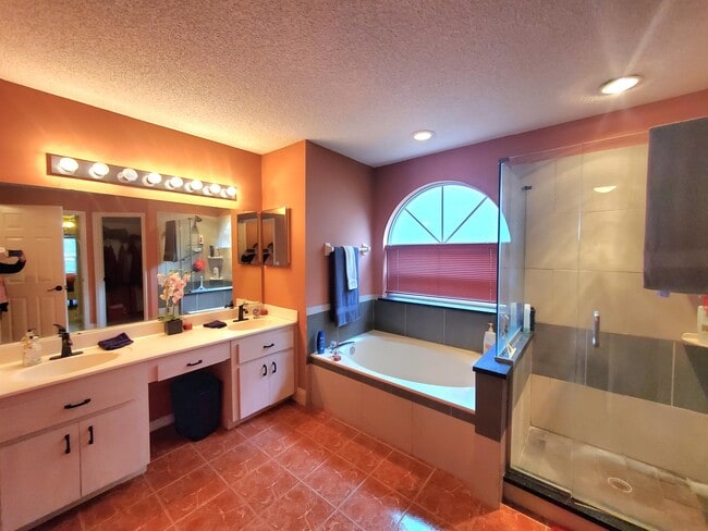 Building Photo - 1104 Plover Pl