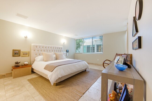 Building Photo - 3272 Virginia St