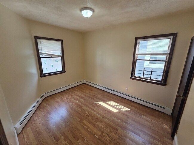 Building Photo - 49 Judson St