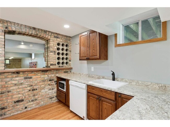 Building Photo - 8666 Windward Cir