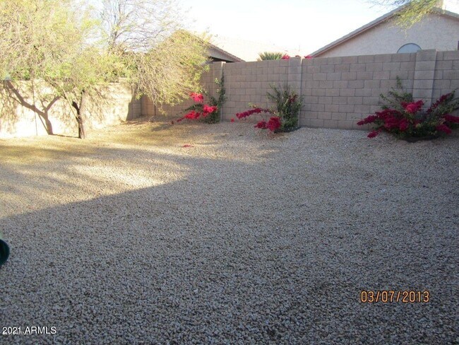 Building Photo - 4318 E Lone Cactus Dr