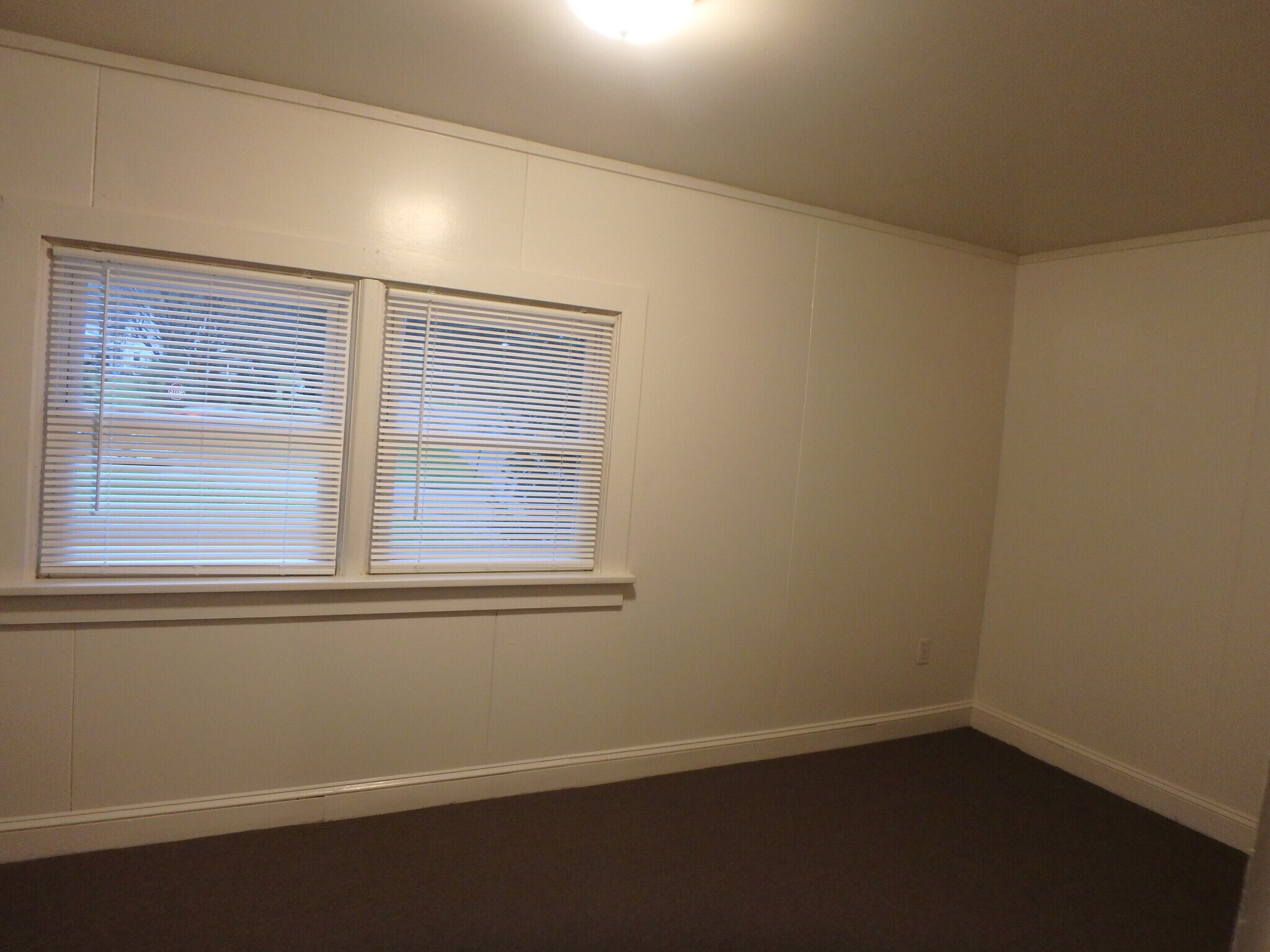 Building Photo - 932 Grampian Blvd