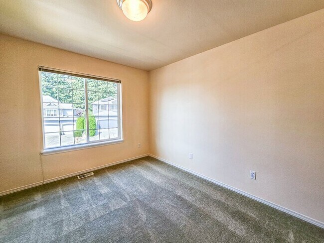 Building Photo - 4424 239th Pl SE