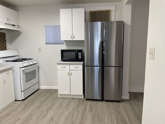 Building Photo - 741 S Allen St