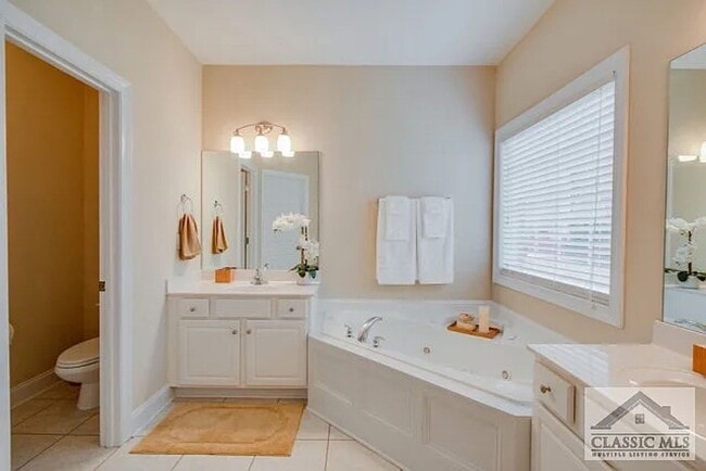 Building Photo - 1190 Brookshire Dr