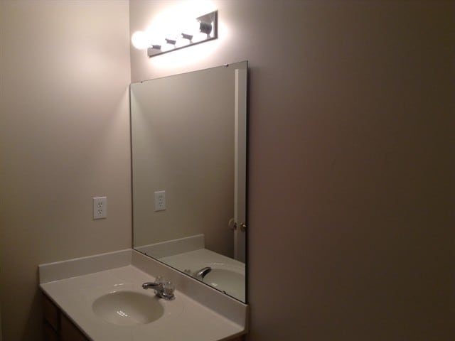Building Photo - 2027 River Birch Dr
