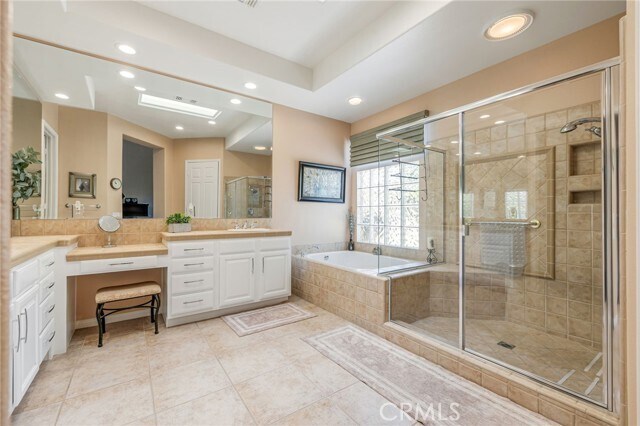 Building Photo - 78652 Alliance Way