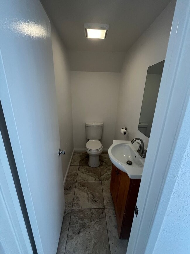 Building Photo - 248 E 5th St