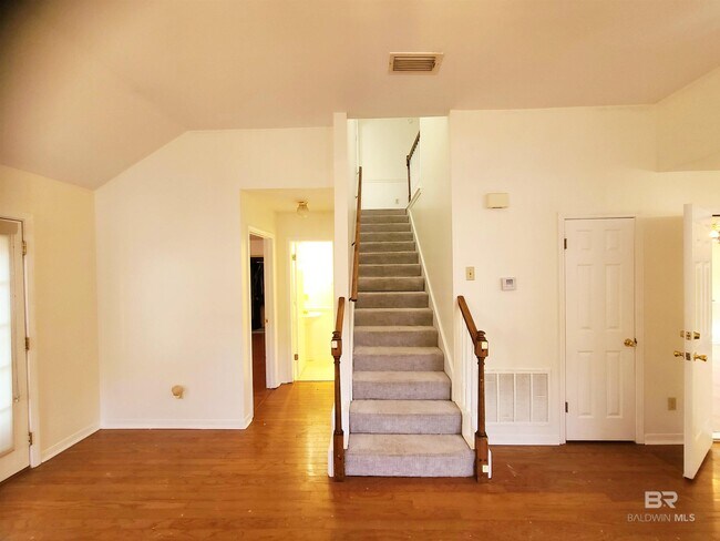 Building Photo - 123 Melanie Loop