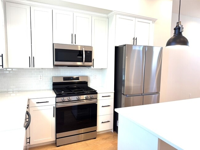 Building Photo - 5338 Donovan Gdns Ln