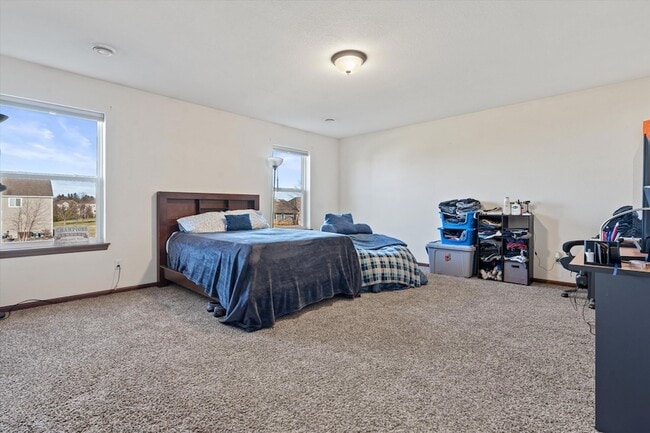 Building Photo - N42W22770 Beacon Ct