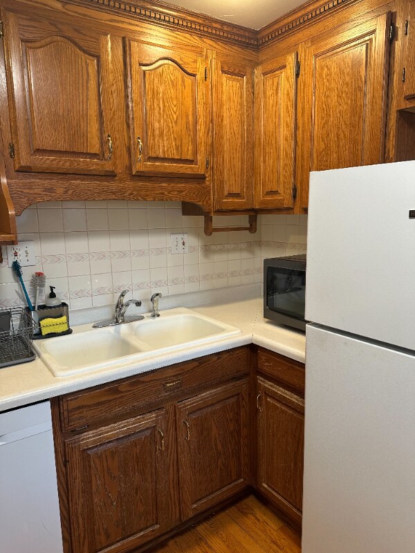 Building Photo - 512 W Wing St