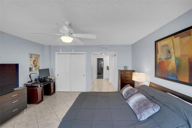 Building Photo - 3900 Galt Ocean Dr