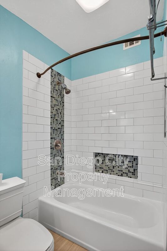 Building Photo - 2363 Judson St