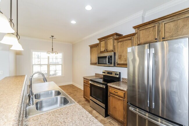 Building Photo - 706 Bending Oak S