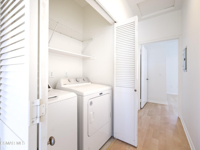 Building Photo - 1256 E Main St