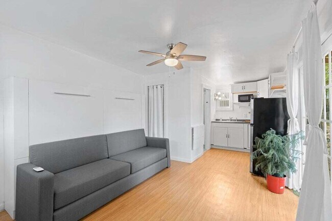 Building Photo - 221 N Ocean Breeze