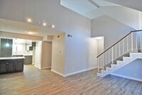 Building Photo - 746 N Eucalyptus Ave