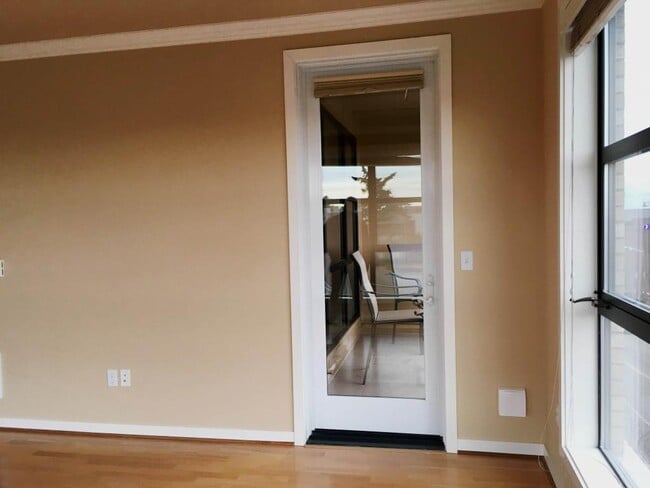 Building Photo - The Dakota Condominiums - 1 bedroom