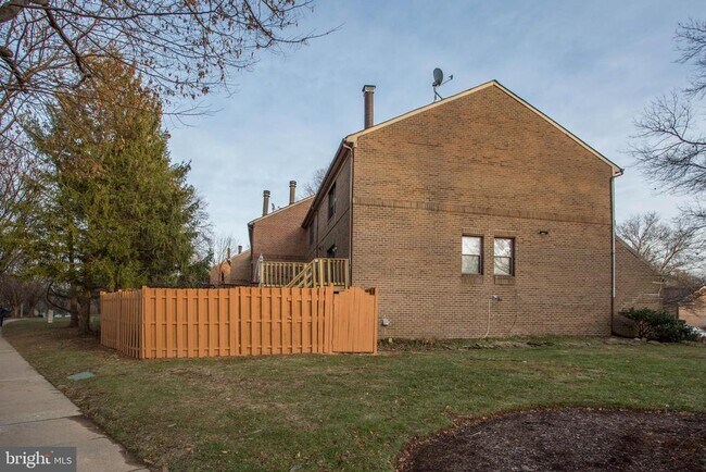 Building Photo - 20573 Summersong Ln