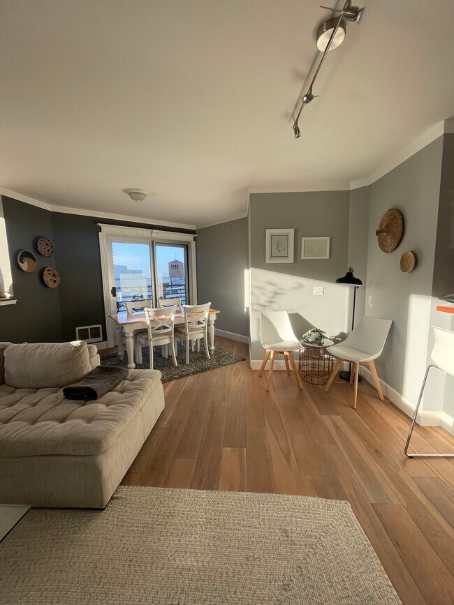 Building Photo - 400 Beale St