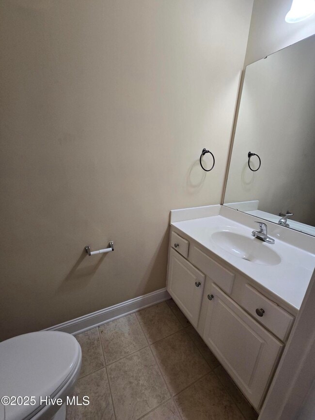 Building Photo - 4009 Lucerne Ct