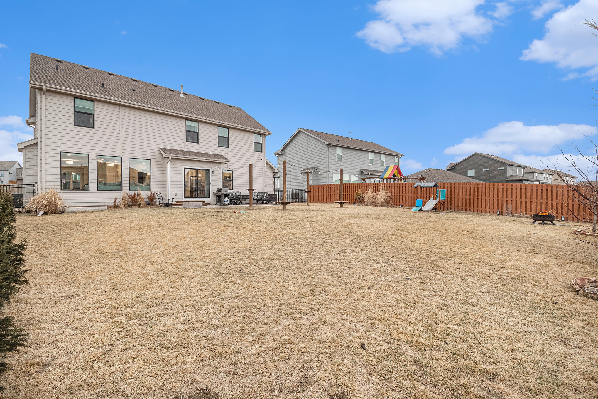 Building Photo - 5303 Helwig Ave