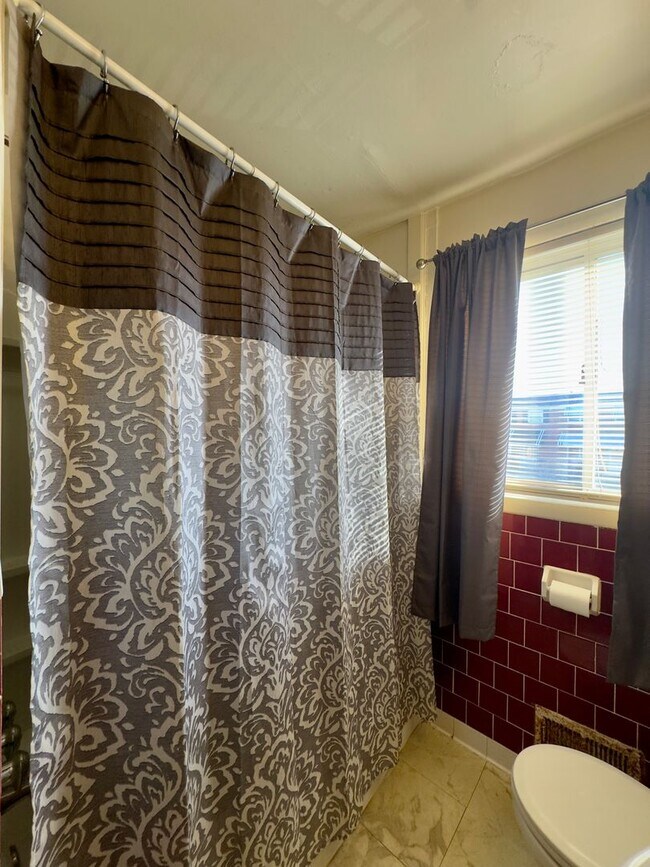 Building Photo - Charming 3 Bedroom/ 1.5 Bathroom Townhome in Frankford, MD!