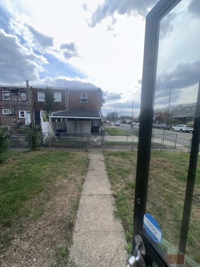 Building Photo - 2500 S 57th St