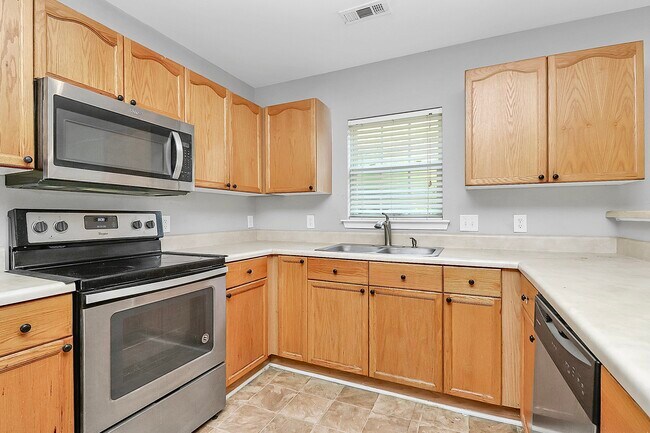 Building Photo - 5750 Laborde Ave