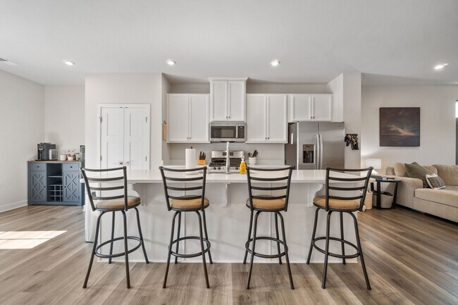 Building Photo - 2694A Azalea Garden Road