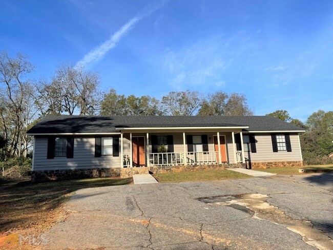 Building Photo - 307 Pelly St