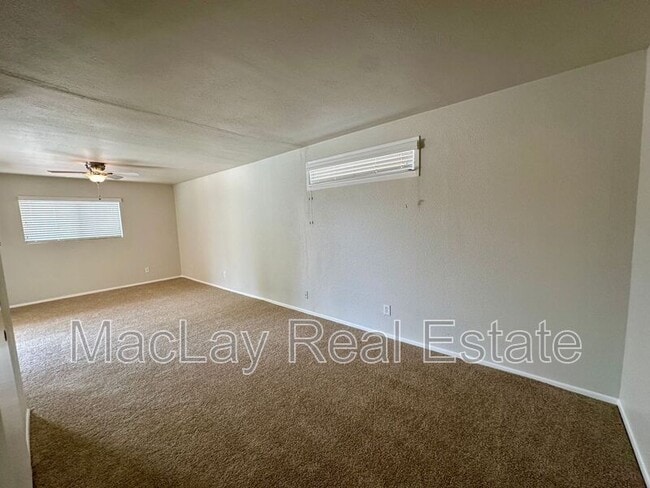 Building Photo - 1441 E Diamond Dr