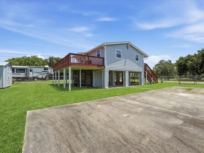 Building Photo - 4416 Thompson Ave