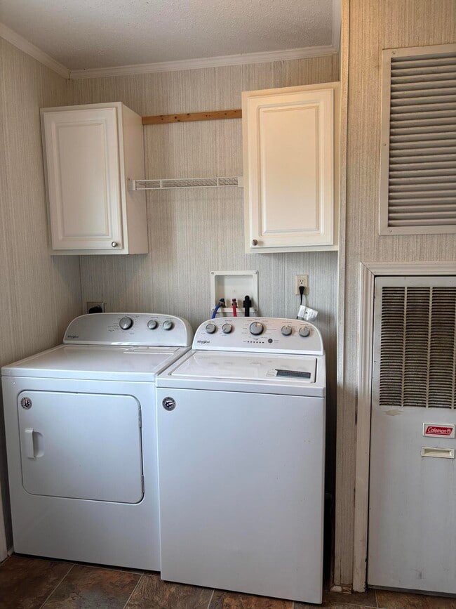 Building Photo - 6115 Dinkins Mill Rd