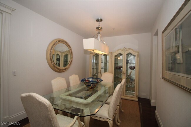 Building Photo - 1370 Mariposa Cir