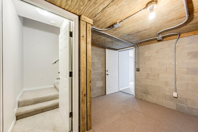 Building Photo - 4555 Wolf Track Ridge