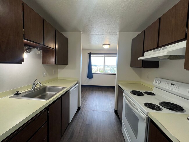 Building Photo - Village View Apartments