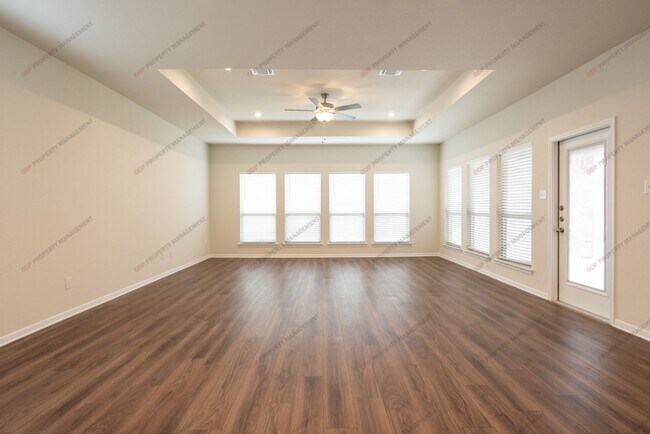 Building Photo - 742 Friar Tuck Dr