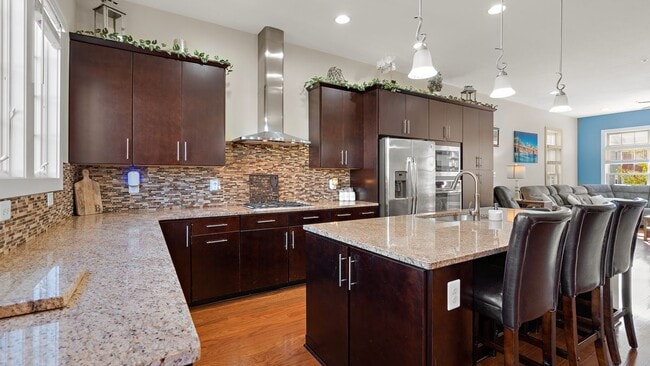 Building Photo - 337 Osona Ln