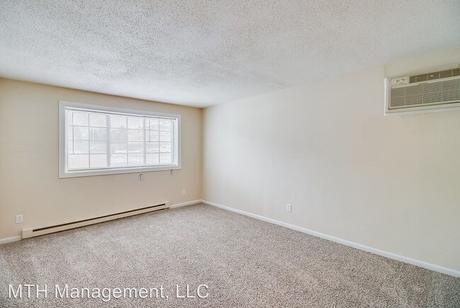 Building Photo - 3553 E Manhattan Blvd