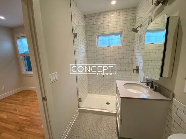 Building Photo - 70 Spring St